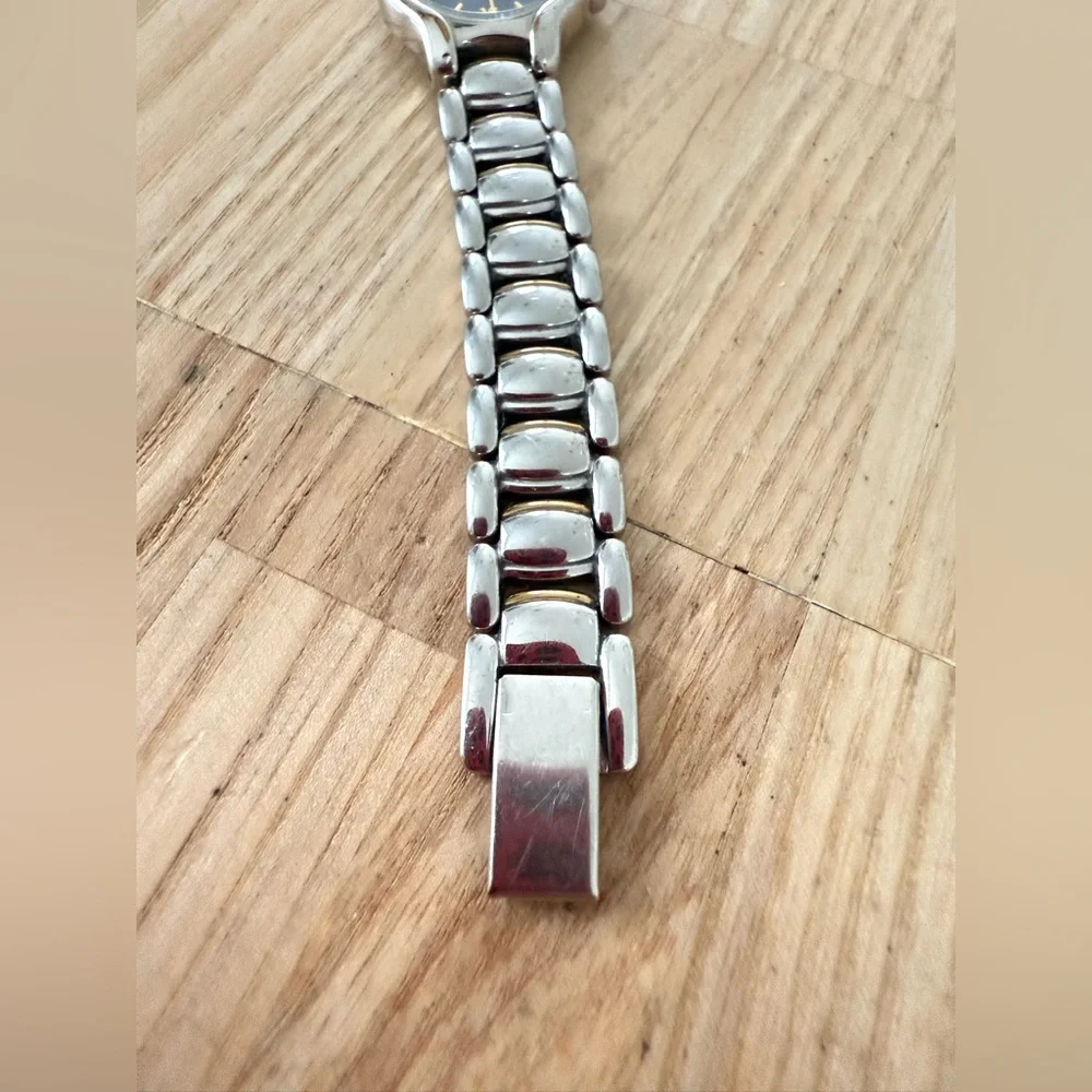 Seiko ladies blue dial two tone dress watch NEW BATTERY
